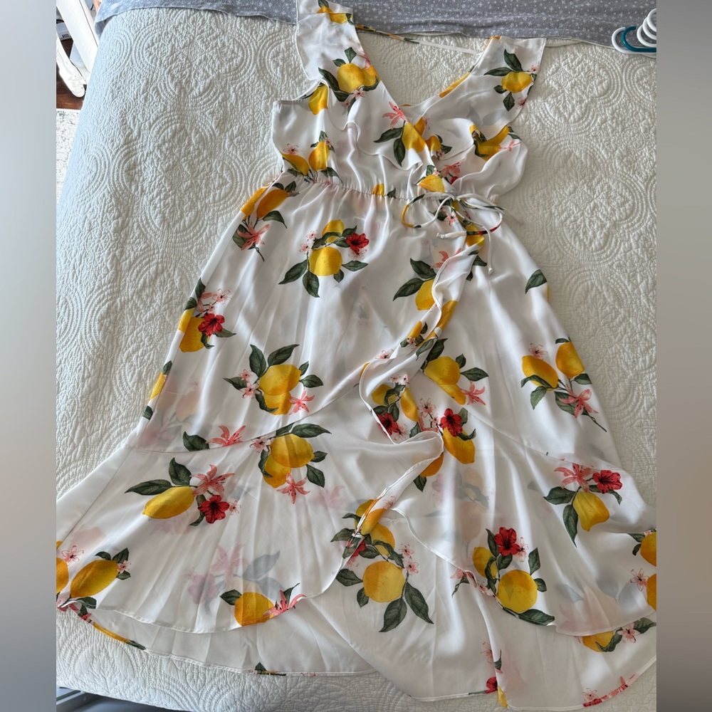 Socialite Floral Lemon Print faux-wrap Dress, size XL